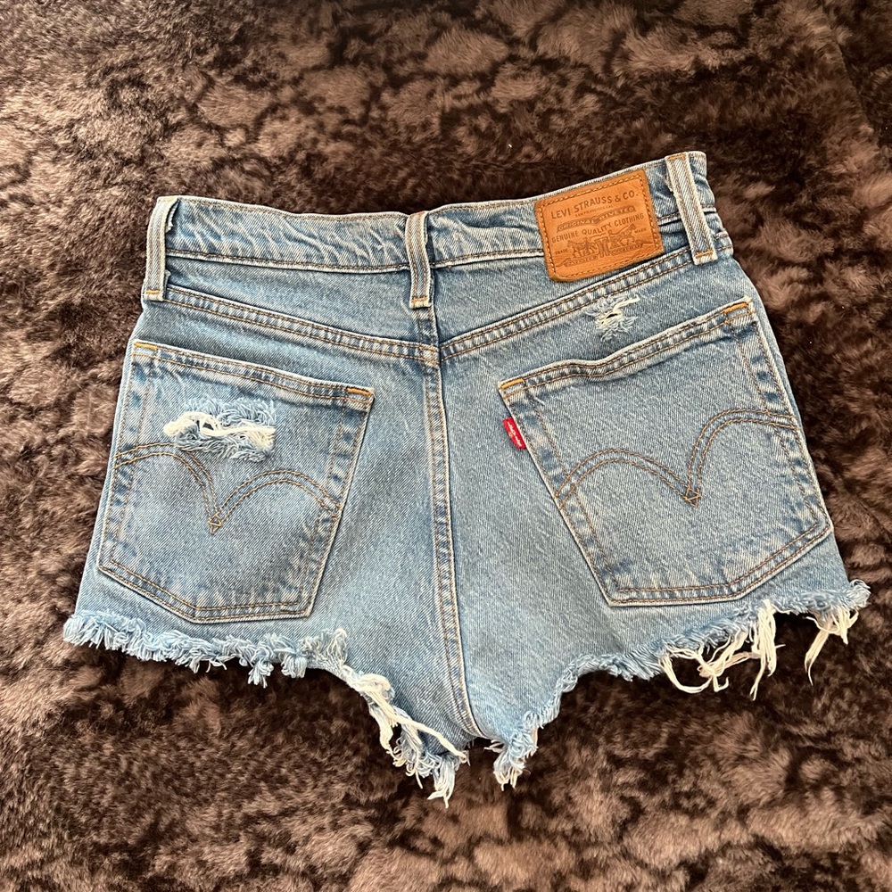 Wedgie Levi cut-off shorts